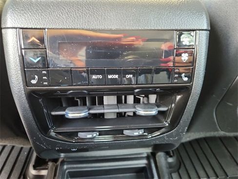 Used 2023 Jeep Grand Cherokee L Limited w/ Luxury Tech Group II image 22