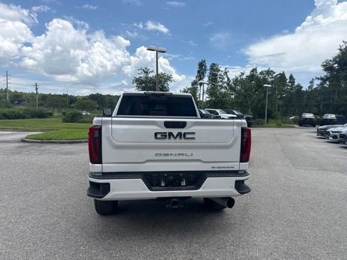 Used 2024 GMC Sierra 2500 Denali Ultimate AWD/4WD image 5