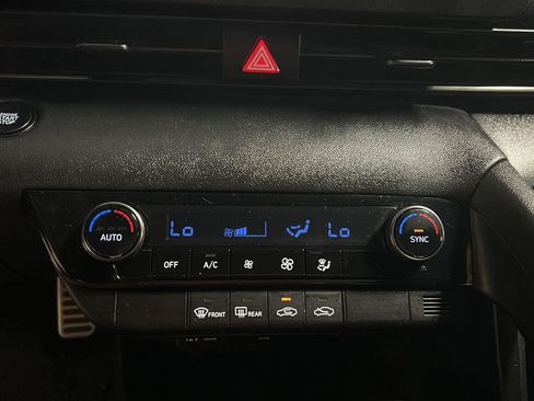 Used 2025 Hyundai Elantra Sport FWD image 26