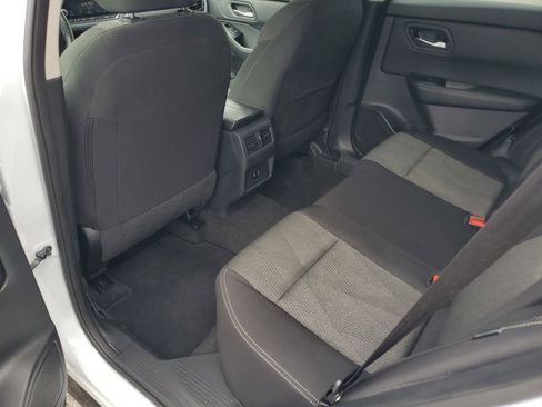 Used 2025 Nissan Rogue SV image 14