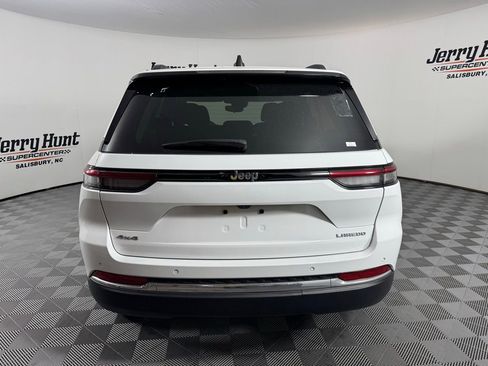 Used 2023 Jeep Grand Cherokee Laredo w/ Trailer Tow Prep Group (B) image 9