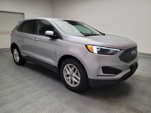 Used 2023 Ford Edge SEL image 13