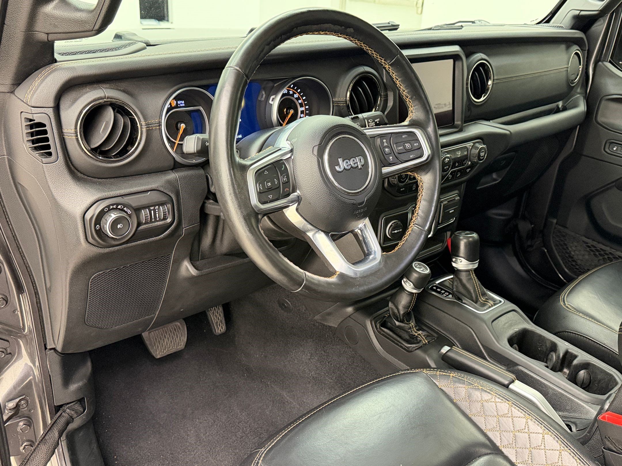 Used 2021 Jeep Wrangler Unlimited Sahara AWD/4WD image 4