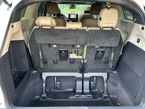 Used 2022 Toyota Sienna XLE w/ XLE Plus Package AWD/4WD image 14