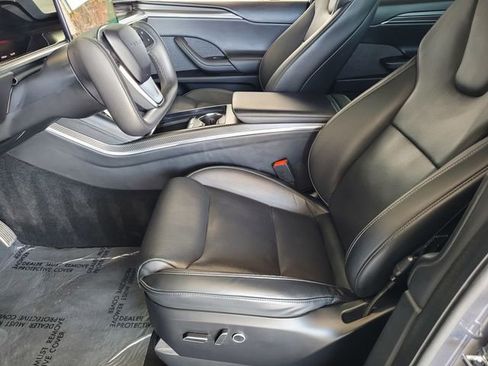 Used 2022 Tesla Model X Plaid image 17