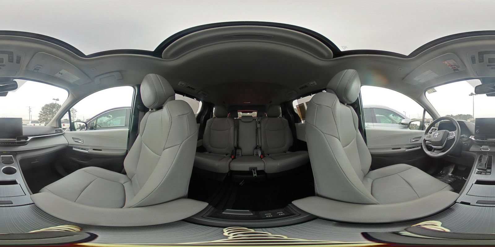 Used 2025 Toyota Sienna XLE FWD image 44