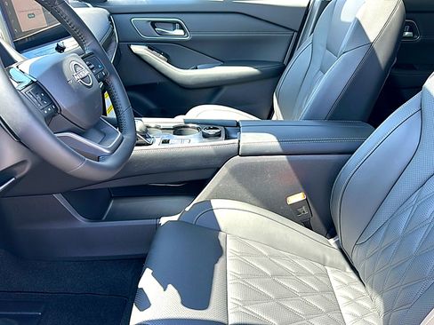 New 2026 Nissan Rogue Platinum AWD/4WD image 10