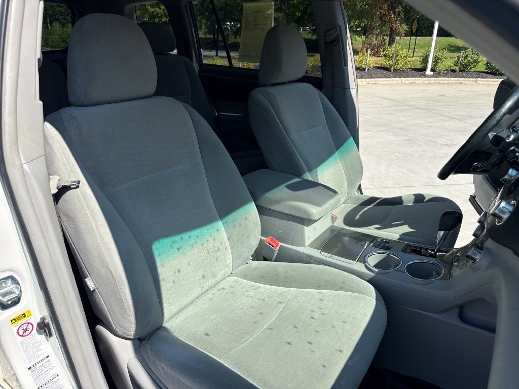 Used 2012 Toyota Highlander 4WD w/ Tech Pkg image 33