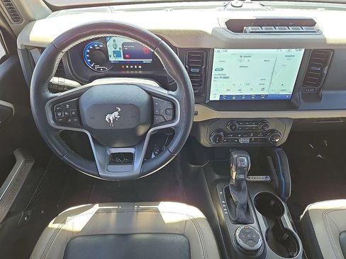 Used 2022 Ford Bronco Wildtrak AWD/4WD image 17