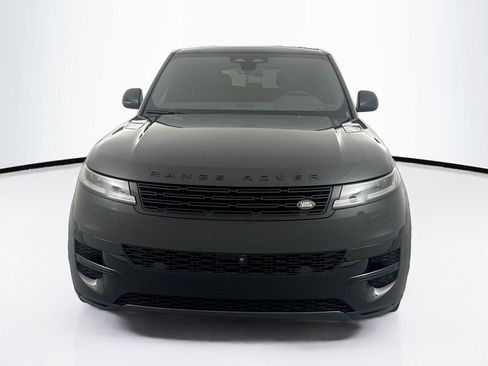 Used 2025 Land Rover Range Rover Sport SE AWD/4WD image 2