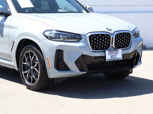 Used 2025 BMW X4 xDrive30i w/ Premium Package image 2