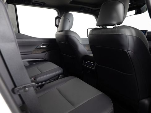 Used 2025 Lexus GX 550 w/ Accessory Package (2T) AWD/4WD image 26