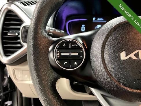 Used 2025 Kia Soul LX FWD image 23