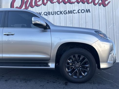 Used 2022 Lexus GX 460 Premium image 32