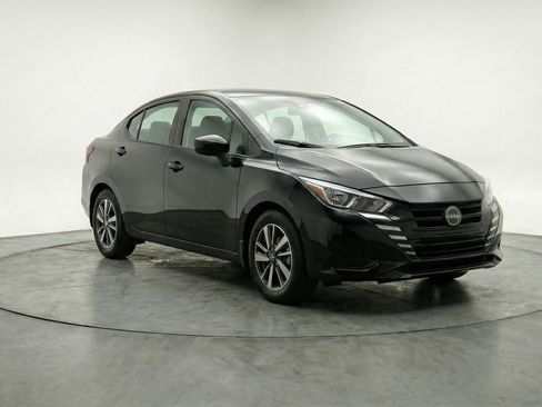Used 2025 Nissan Versa SV FWD image 1