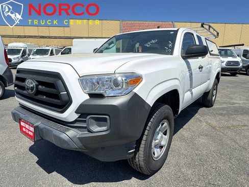 Used 2020 Toyota Tacoma SR image 5