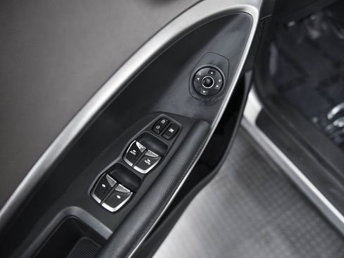 Used 2017 Hyundai Santa Fe SE image 9