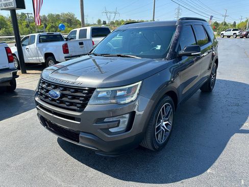 Used 2017 Ford Explorer Sport w/ Equipment Group 401A image 8
