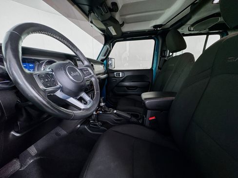 Used 2019 Jeep Wrangler Unlimited Sahara w/ Dual Top Group image 21