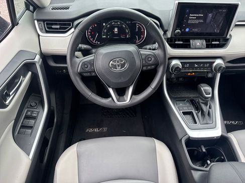 Used 2025 Toyota RAV4 XLE Premium FWD image 17