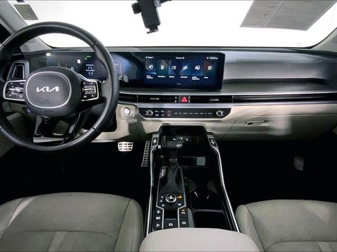 Used 2024 Kia Sorento SX image 15