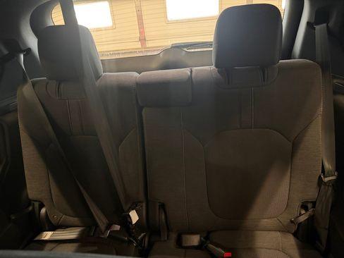 Used 2025 Honda Pilot Sport image 25