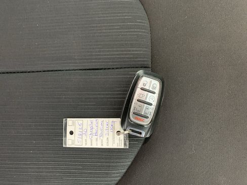 Used 2020 Chrysler Pacifica Touring w/ Tire & Wheel Group FWD image 38