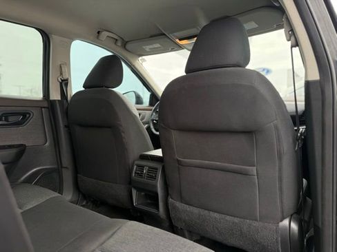 Used 2022 Nissan Rogue S image 19