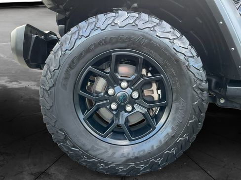 Used 2024 Jeep Wrangler Unlimited AWD/4WD image 15