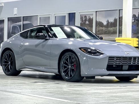 Used 2024 Nissan Z Performance w/ Floor Mat Package image 7