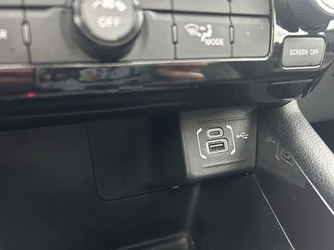 Used 2024 Jeep Compass Latitude w/ Sun and Sound Group image 24