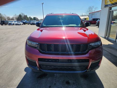 Used 2024 Jeep Grand Cherokee L Altitude image 8