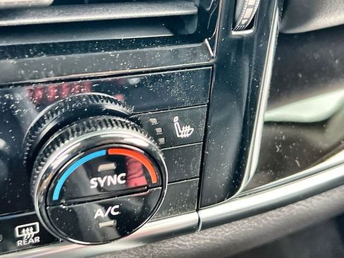 Certified 2024 Nissan Rogue SL image 15