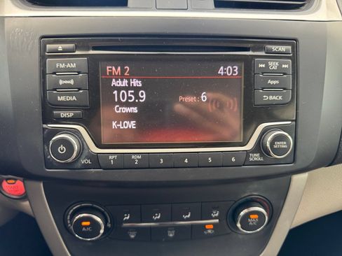 Used 2015 Nissan Sentra SV FWD image 24