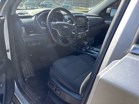 Used 2018 Chevrolet Traverse LT image 8