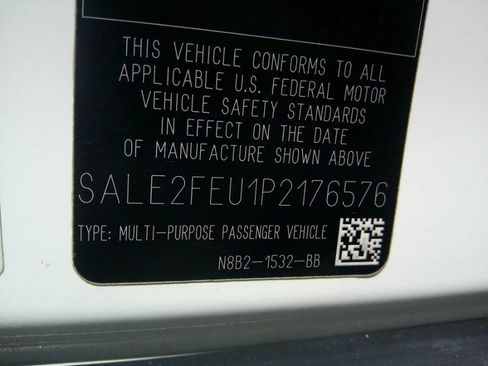 Used 2023 Land Rover Defender 130 X-Dynamic SE AWD/4WD image 28