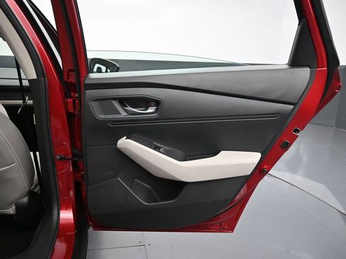 Used 2025 Honda Accord LX image 36