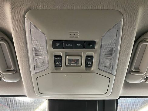 Used 2022 Toyota RAV4 XLE Premium AWD/4WD image 36
