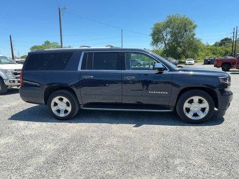 Used 2018 Chevrolet Suburban Premier AWD/4WD image 6