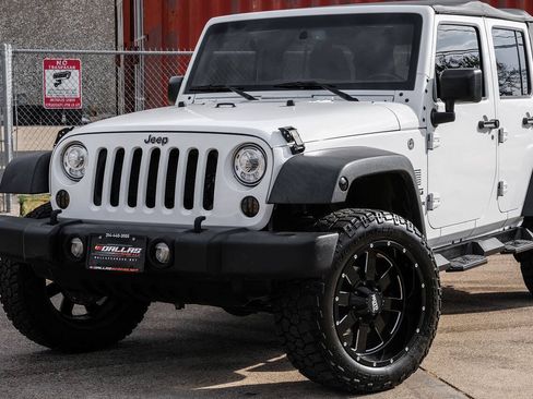 Used 2017 Jeep Wrangler Unlimited Sport w/ Quick Order Package 24S AWD/4WD image 5