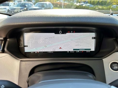 Used 2025 Land Rover Range Rover Velar S image 13