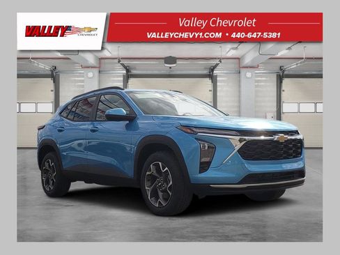 New 2026 Chevrolet Trax LT FWD image 1