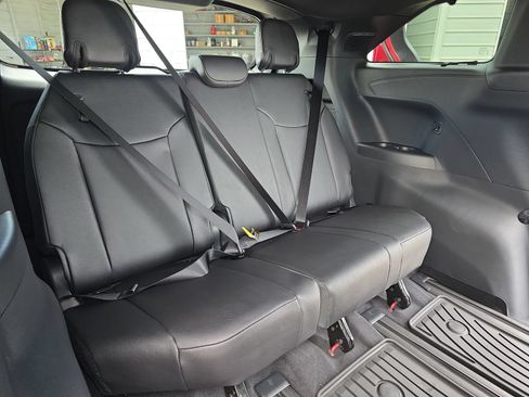 New 2026 Toyota Sienna Platinum AWD/4WD image 32