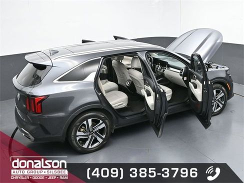 Used 2022 Kia Sorento EX w/ Panoramic Sunroof Package image 26