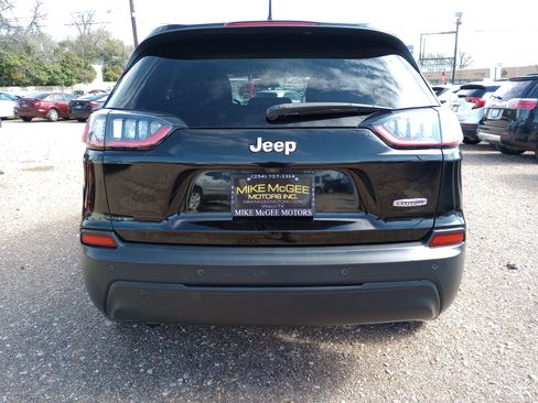 Used 2019 Jeep Cherokee Latitude Plus image 6