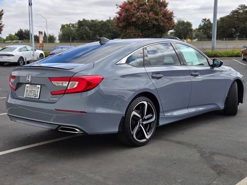 Used 2022 Honda Accord Sport image 4