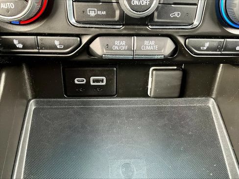 Used 2021 Chevrolet Tahoe RST AWD/4WD image 18