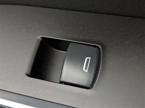 Used 2025 Chevrolet Silverado 1500 LT image 34