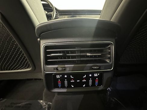 Used 2020 Audi Q7 3.0T Premium Plus AWD/4WD image 32