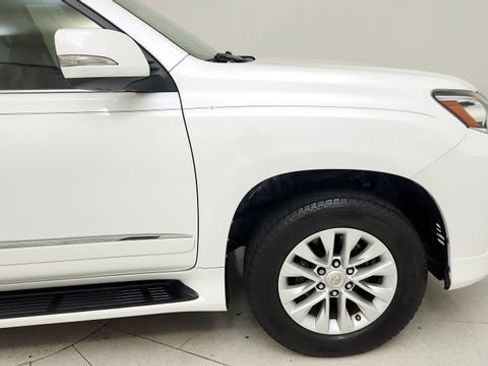Used 2017 Lexus GX 460 Premium w/ Premium Package AWD/4WD image 21